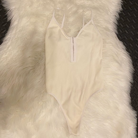 Amend Bodysuit with Hook And Eye Adjustable Straps Size M/L - Picture 1 of 5